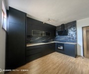 IMG 1f053a48f443757d985be164fd0dc4d2 V